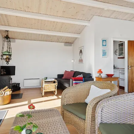 Lovely In With Kitchen Holiday home